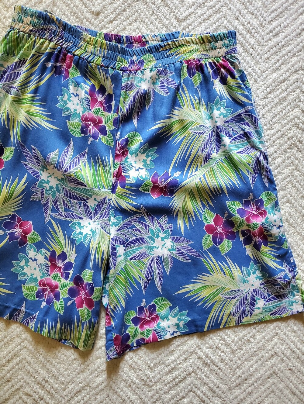 Vintage Tropical Hawaiian Print Lightweight Breezy Bermuda Shorts